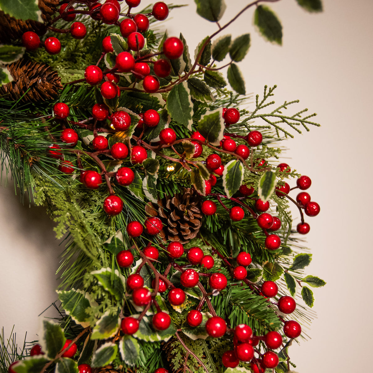 The Christmas Centre Hollyberry 26in (66cm) Prelit Christmas Wreath with Warm White Battery Operated LED Lights