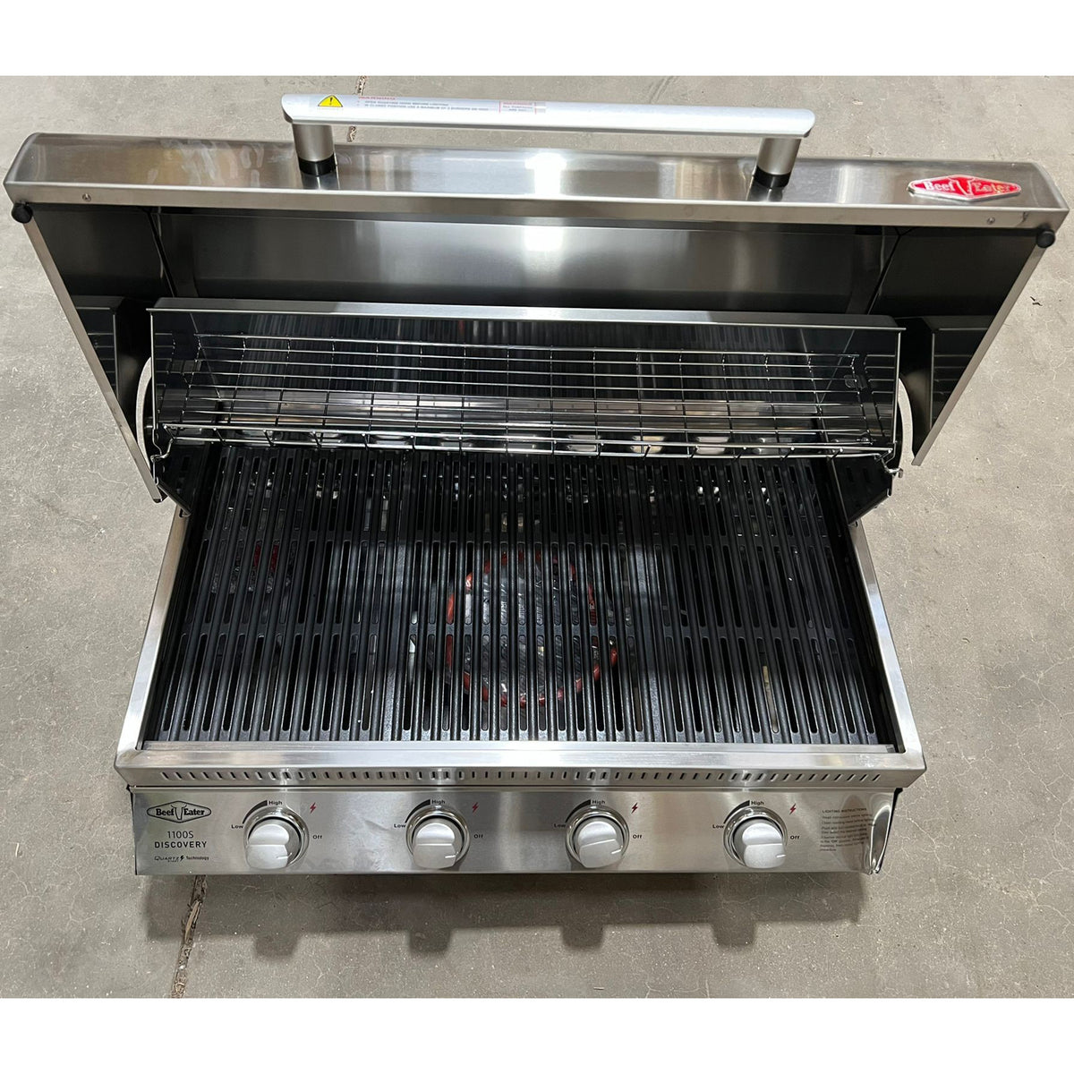Ex Display BeefEater Discovery 1100S Series 4 Burner Build-in Gas Barbecue