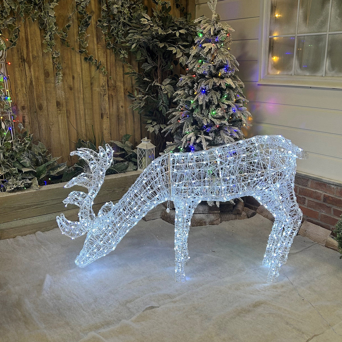 Pre-Lit Christmas Reindeer - 1M Soft Acrylic Light Up Grazing Stag with 380 White LEDs