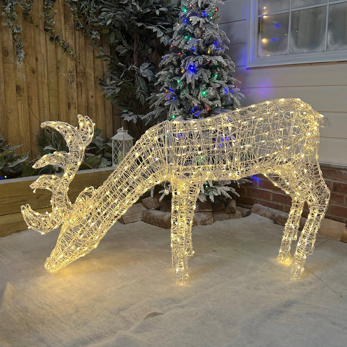 Pre-Lit Christmas Reindeer - 1M Soft Acrylic Light Up Grazing Stag with 380 White LEDs