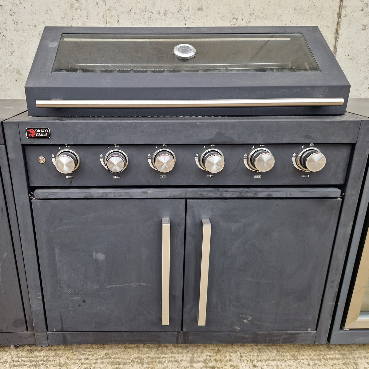 Ex Display Draco Grills Fusion 6 Burner Black Outdoor Kitchen with Single Fridge Unit and Double Cupboard