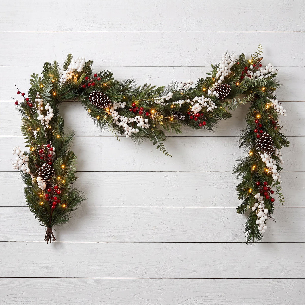 The Christmas Centre Gilded Berry 6ft (180cm) Prelit Christmas Garland with Warm White Battery Operated LED Lights