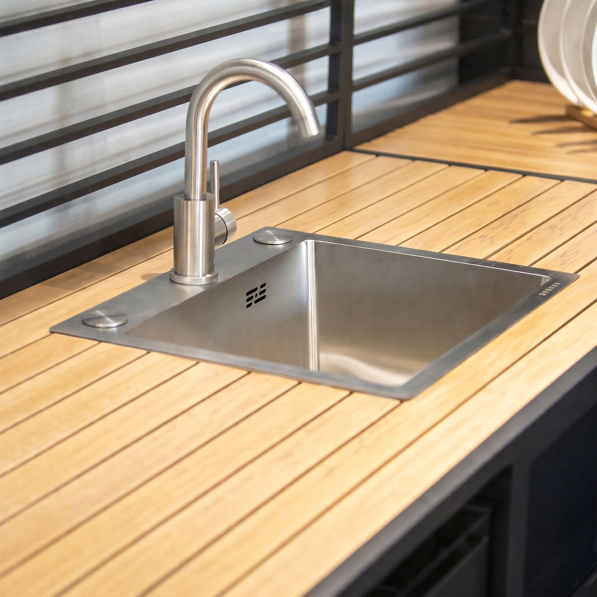 Draco Grills Scandic Modular 4 Burner Barbecue Cabinet with Sink Unit